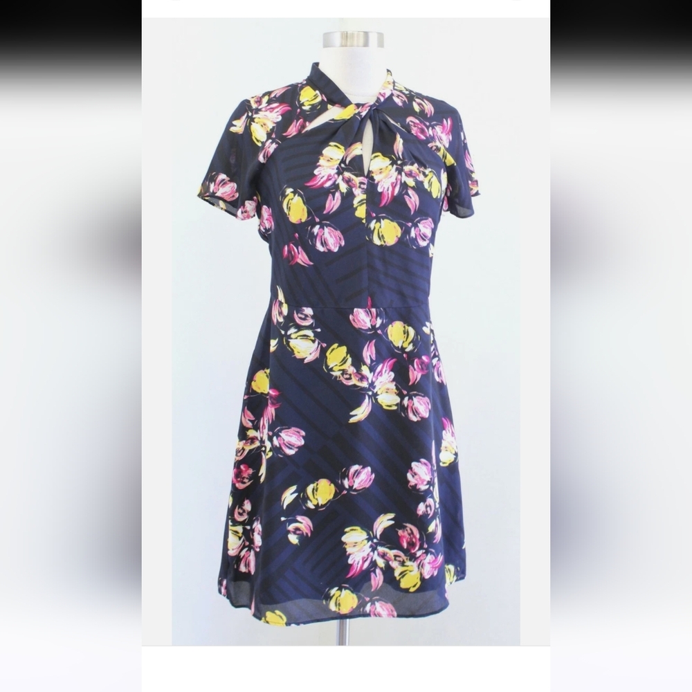 NWOT Banana Republic Twist Neck Fit And Flare Dress - Picture 2 of 6